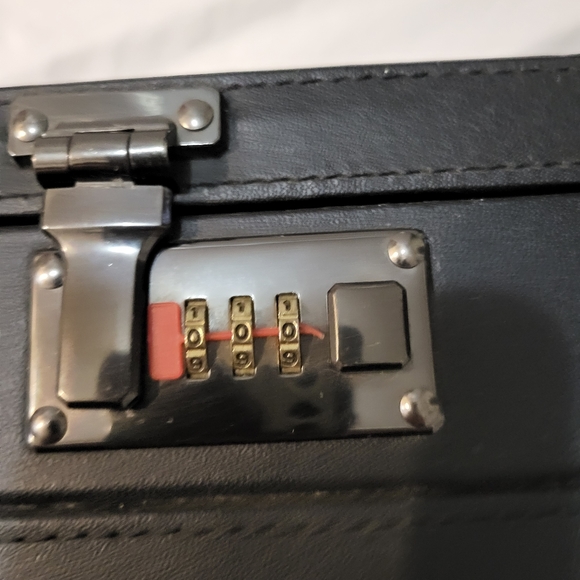 Buxton Leather Attache Briefcase - Picture 5 of 9